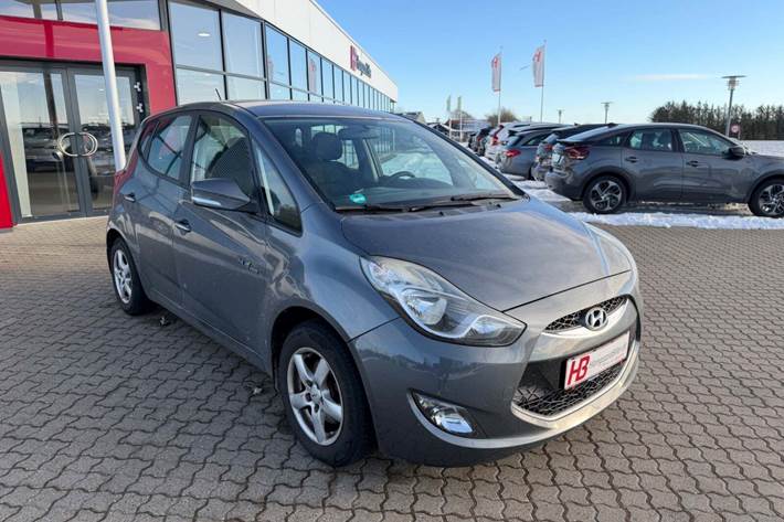 Grå Hyundai ix20 fra 2011 set udefra