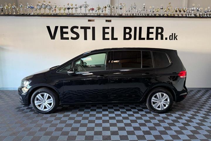 Sort VW Touran fra 2016