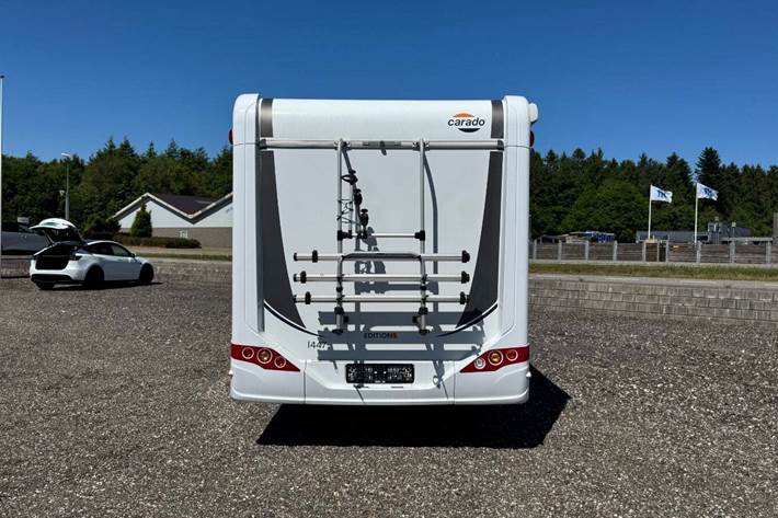 Hvid Fiat Carado fra 2022 set udefra