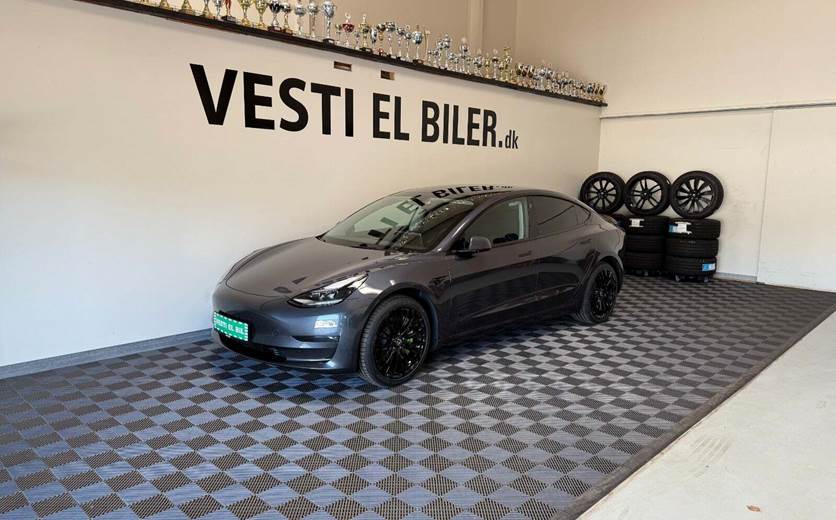 Tesla Model 3 Long Range RWD
