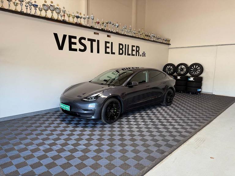 Tesla Model 3 Long Range RWD