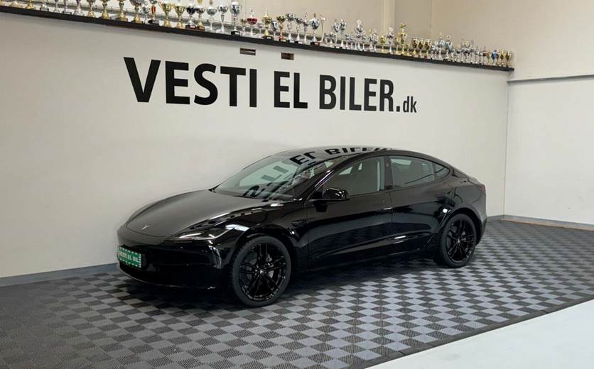 Tesla Model 3 RWD