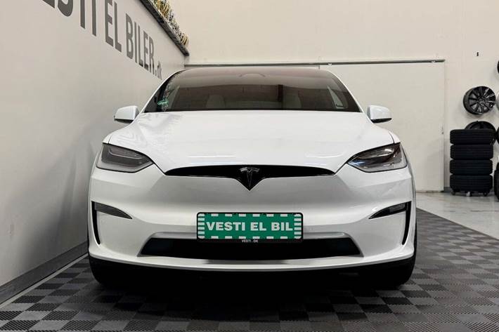 Hvid Tesla Model X fra 2022