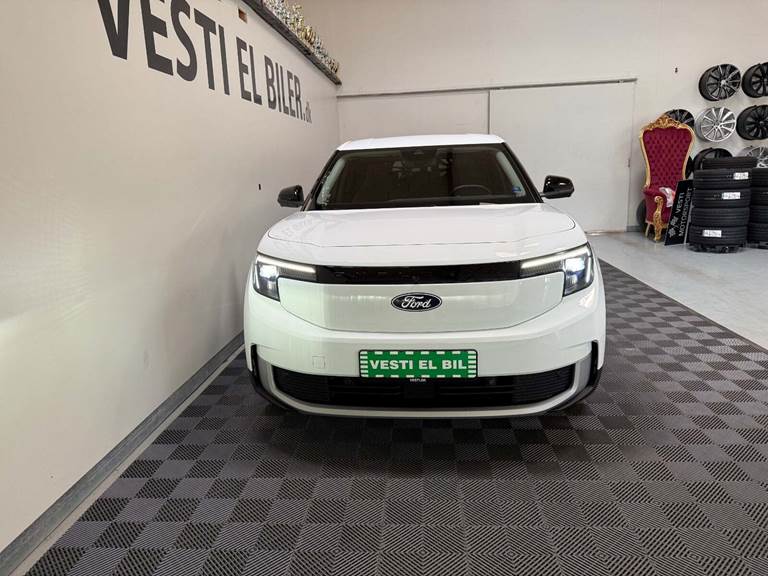 Ford Explorer 77 Select Extended Range