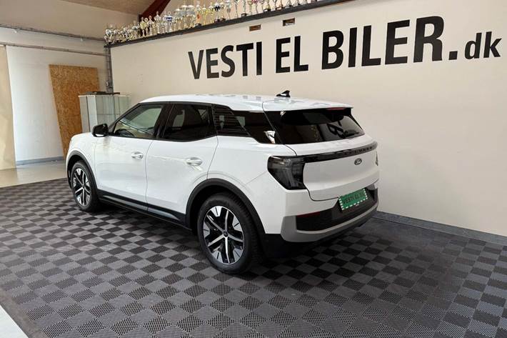 Hvid Ford Explorer fra 2025