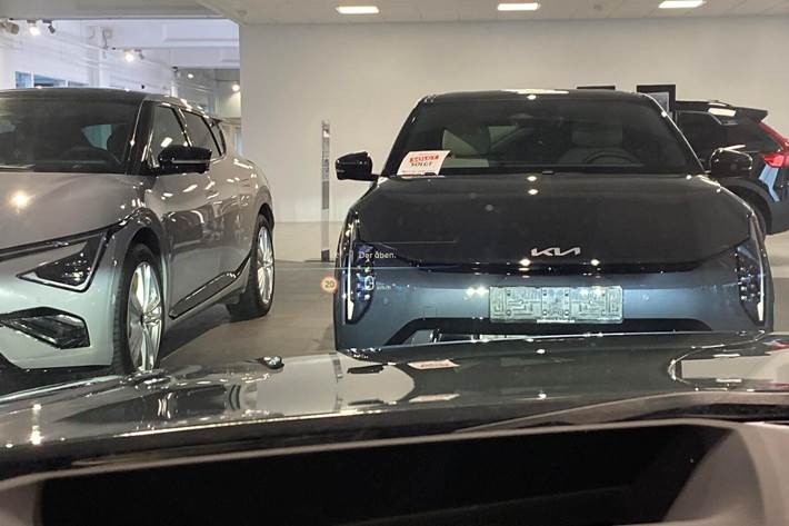 Grøn BMW i4 fra 2023