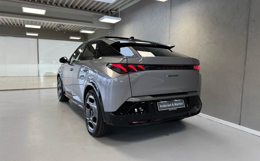 Peugeot e-3008