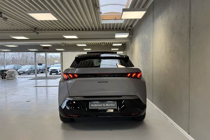 Grå Peugeot e-3008 fra 2024