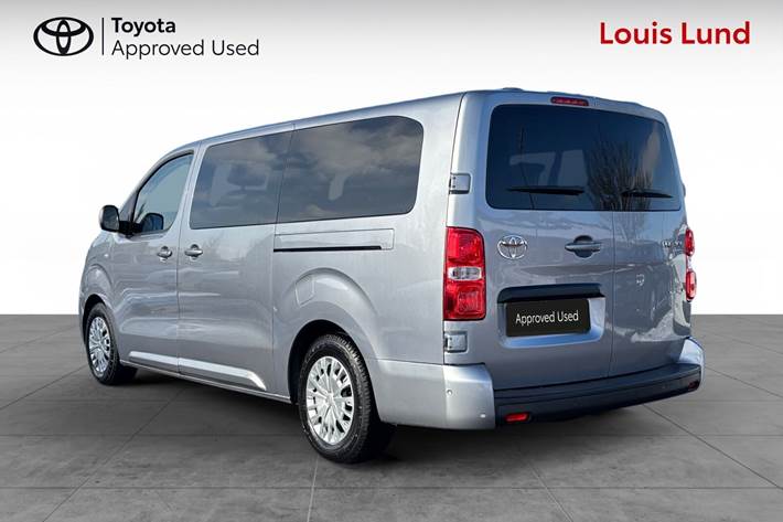 Grå Toyota Proace Verso Electric fra 2024