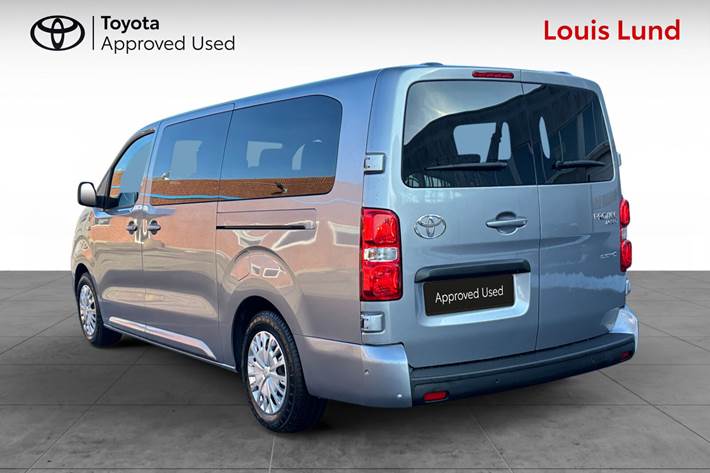 Grå Toyota Proace Verso Electric fra 2024