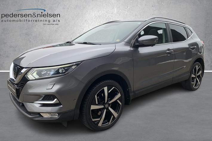 Grå Nissan Qashqai fra 2018 set udefra