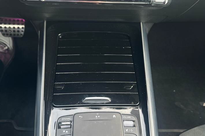 Hvid Mercedes EQA 250 fra 2022