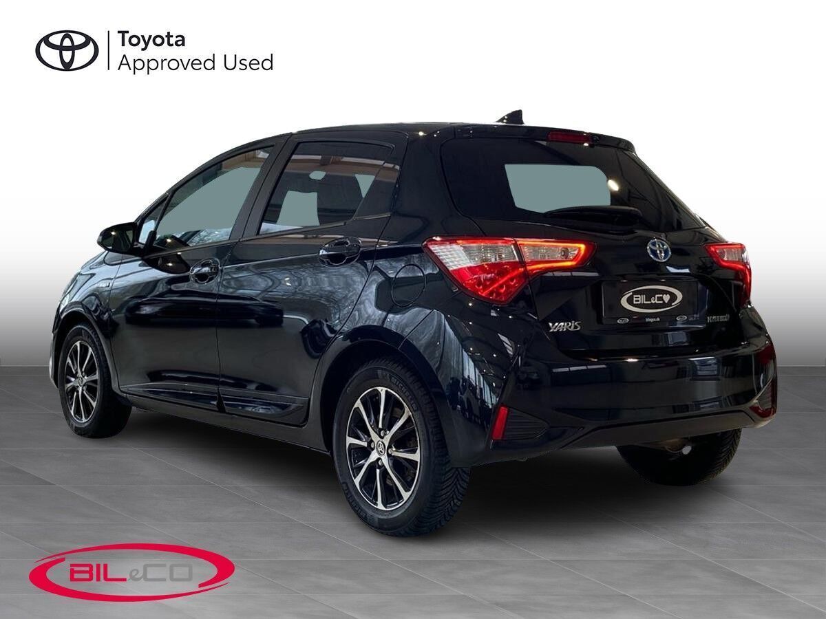 Toyota Yaris 1,5 Hybrid H2 Limited E-CVT 100HK 5d Trinl. Gear