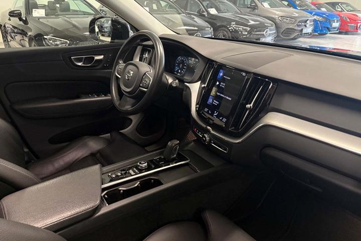 Sort Volvo XC60 fra 2021