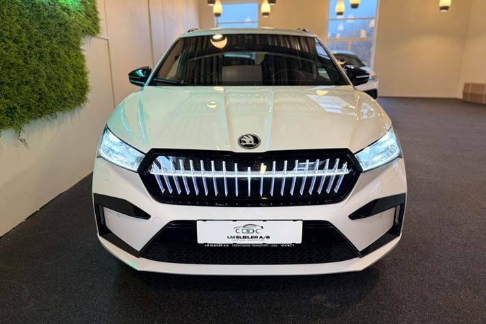 Hvid Skoda Enyaq fra 2024