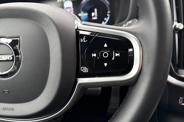 Blå Volvo V60 fra 2022