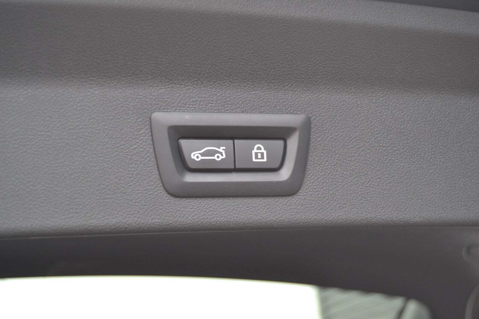 Blå BMW iX3 fra 2024