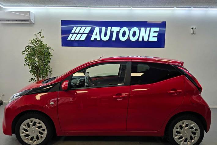Rød Toyota Aygo fra 2019