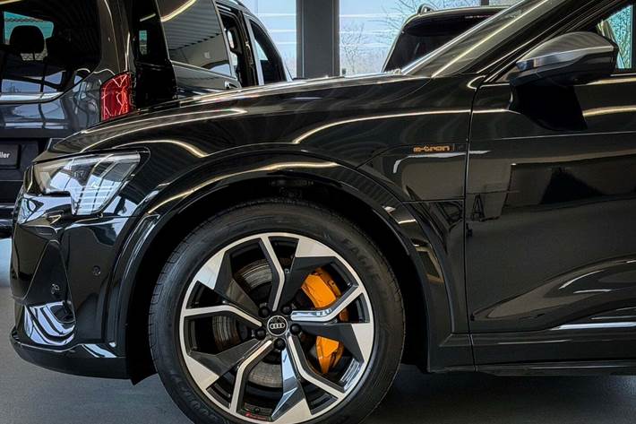 Sort Audi e-tron S fra 2022