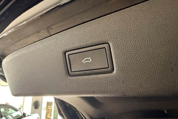 Sort Ford Explorer fra 2025