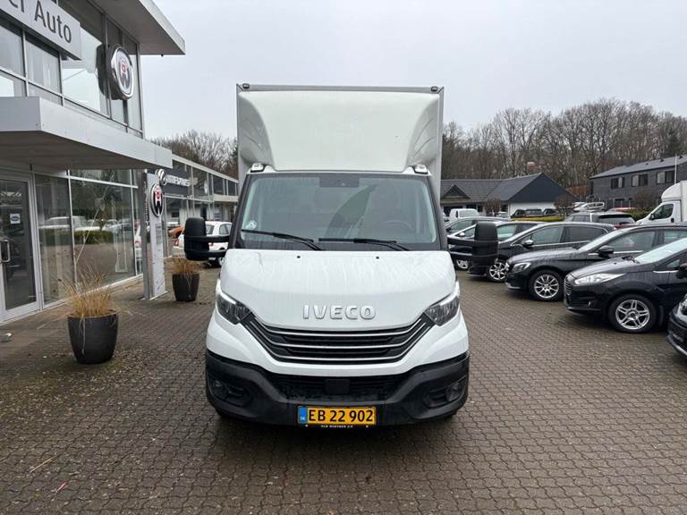 Iveco Daily 2,3 35S16 4100mm Box m/lift AG8