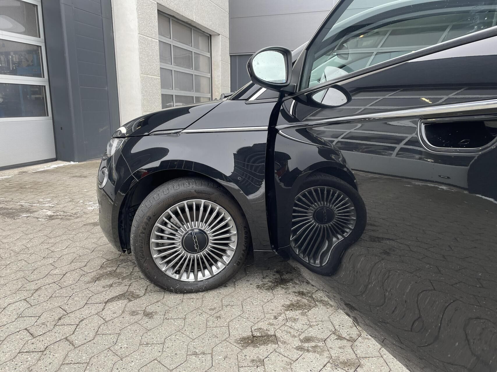 Sort Fiat 500e fra 2024