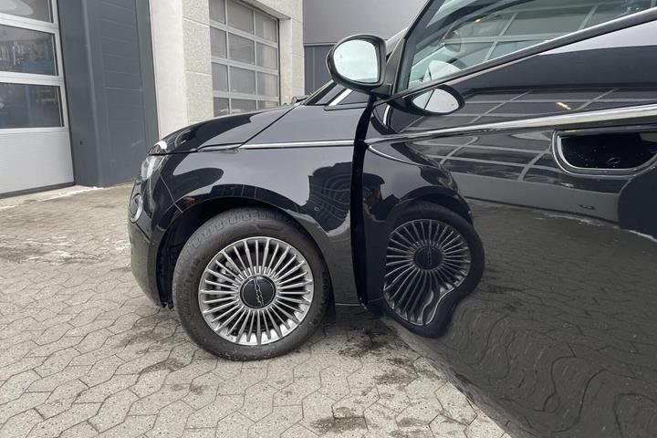 Sort Fiat 500e fra 2024