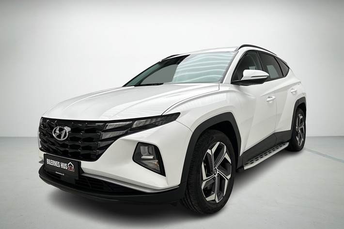 Hvid Hyundai Tucson fra 2021 set udefra