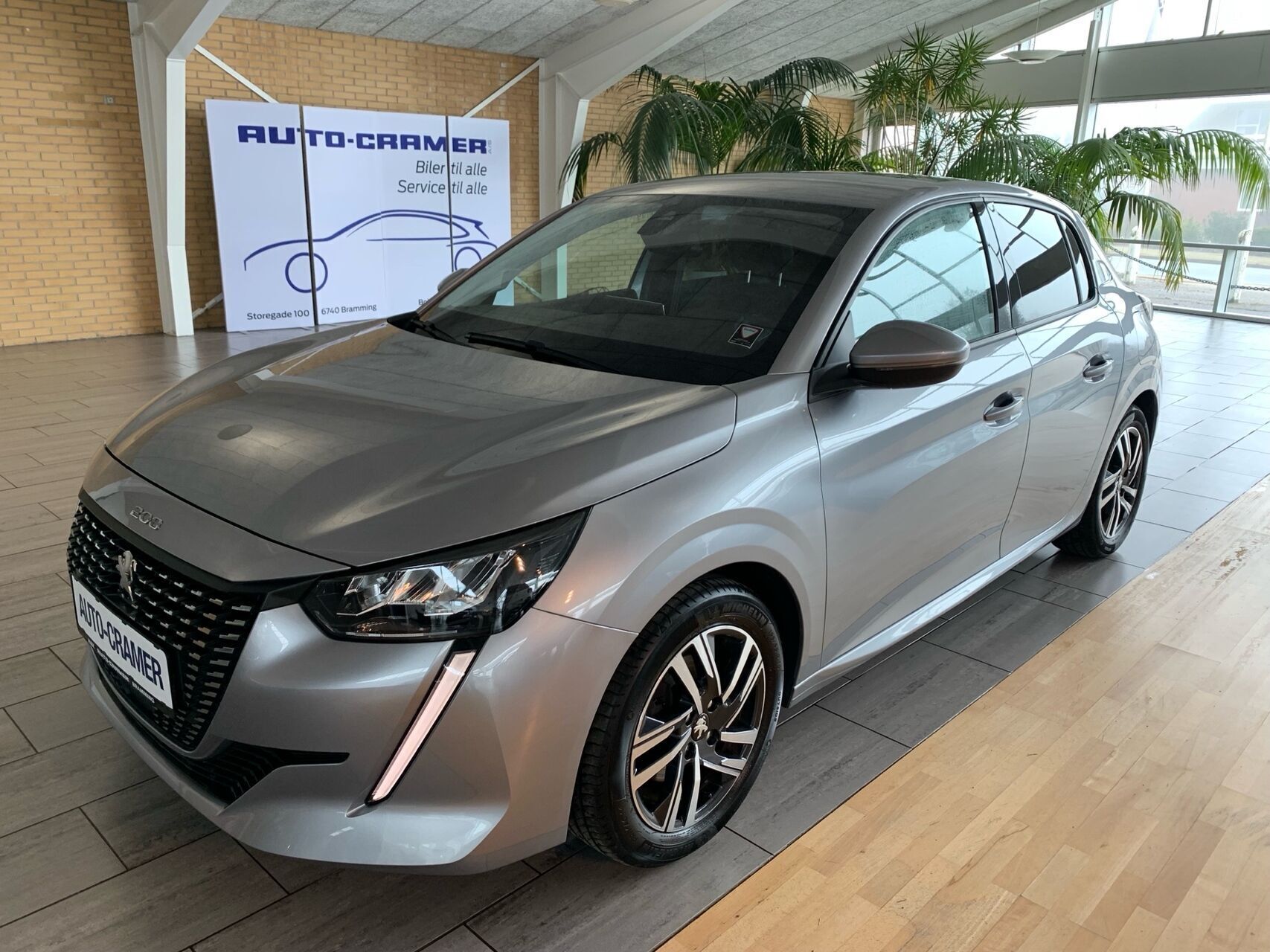 Peugeot 208 1,2 PureTech Supreme Sport 100HK 5d 6g