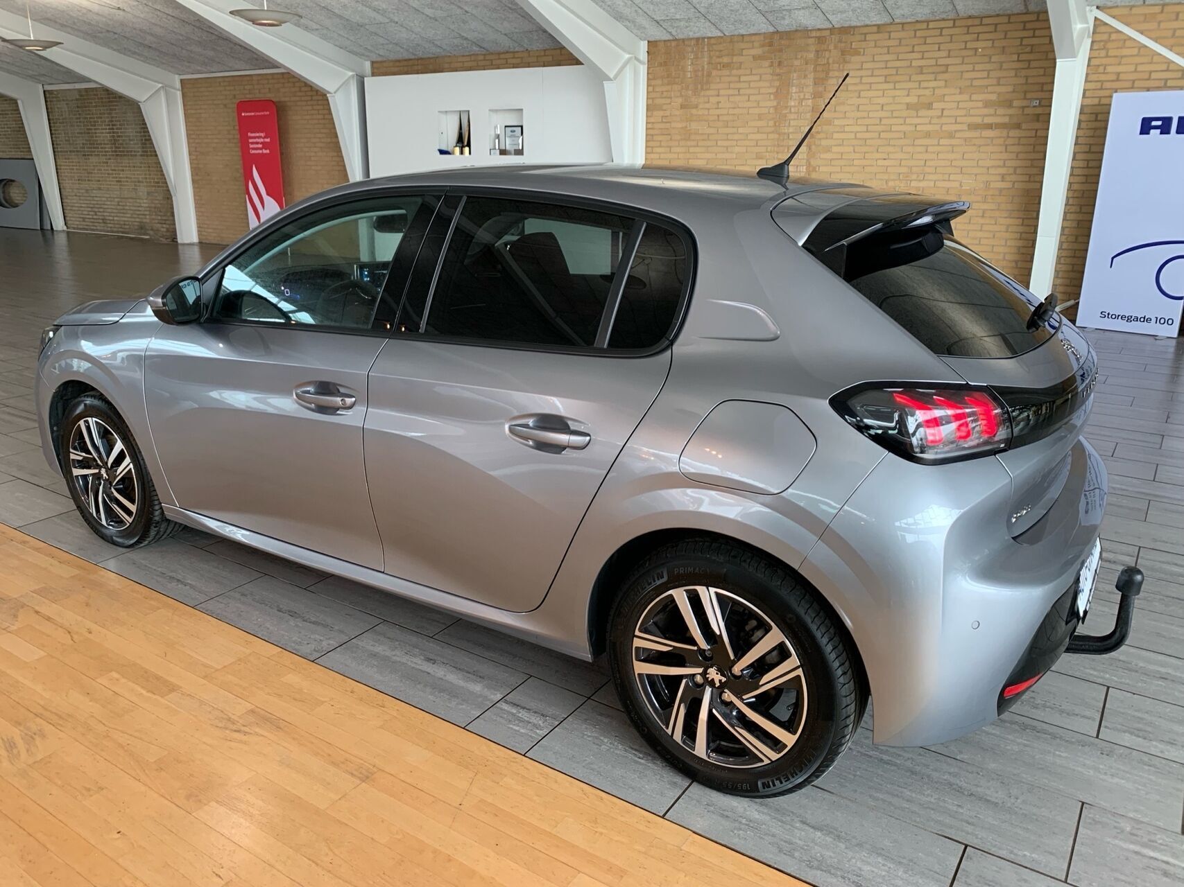 Peugeot 208 1,2 PureTech Supreme Sport 100HK 5d 6g