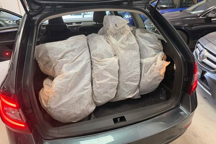 Grå Skoda Octavia fra 2020