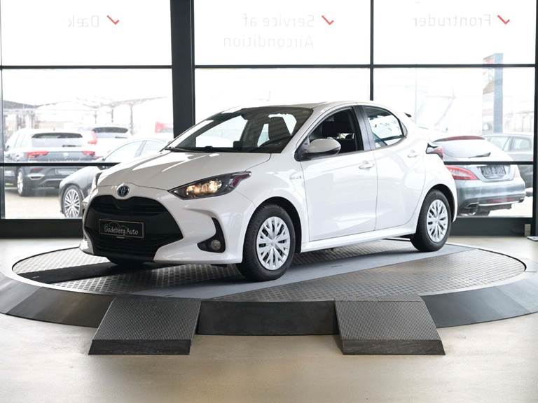 Toyota Yaris 1,5 Hybrid H3 e-CVT