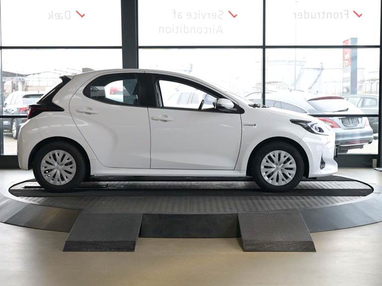 Toyota Yaris 1,5 Hybrid H3 e-CVT