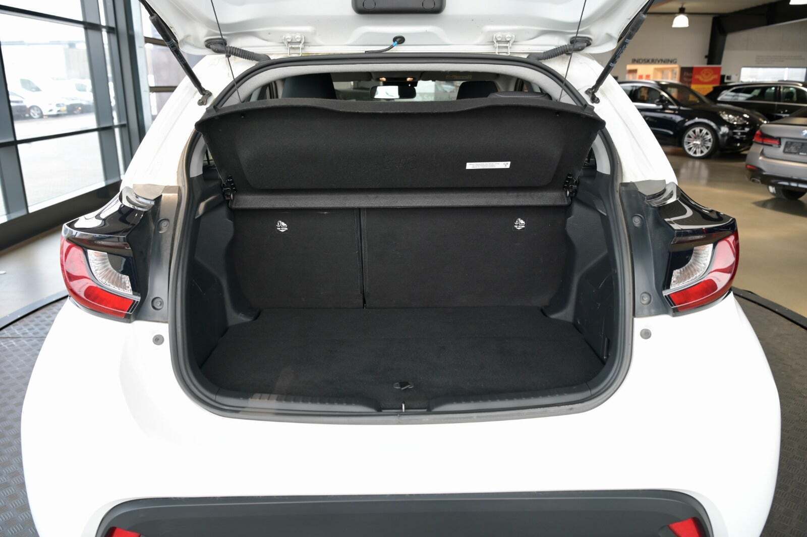 Hvid Toyota Yaris fra 2020