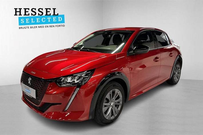 Rød Peugeot e-208 fra 2023 set udefra