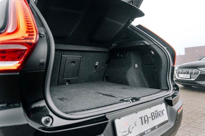 Sort Volvo XC40 fra 2021