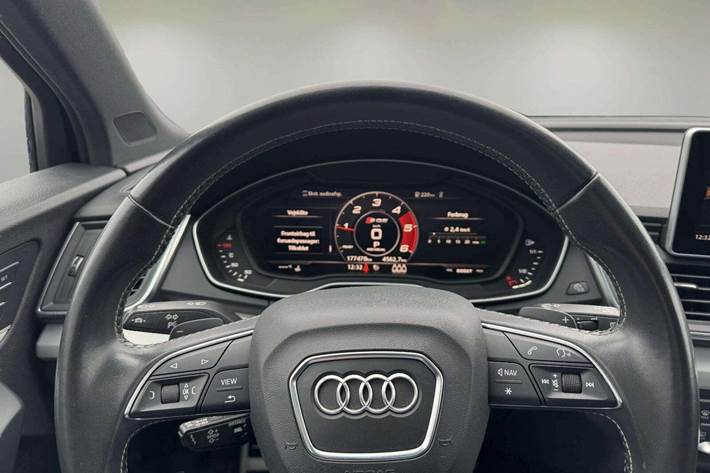 Grå Audi SQ5 fra 2020