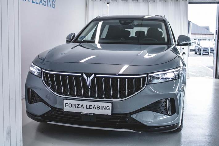 Blå Voyah Free fra 2025