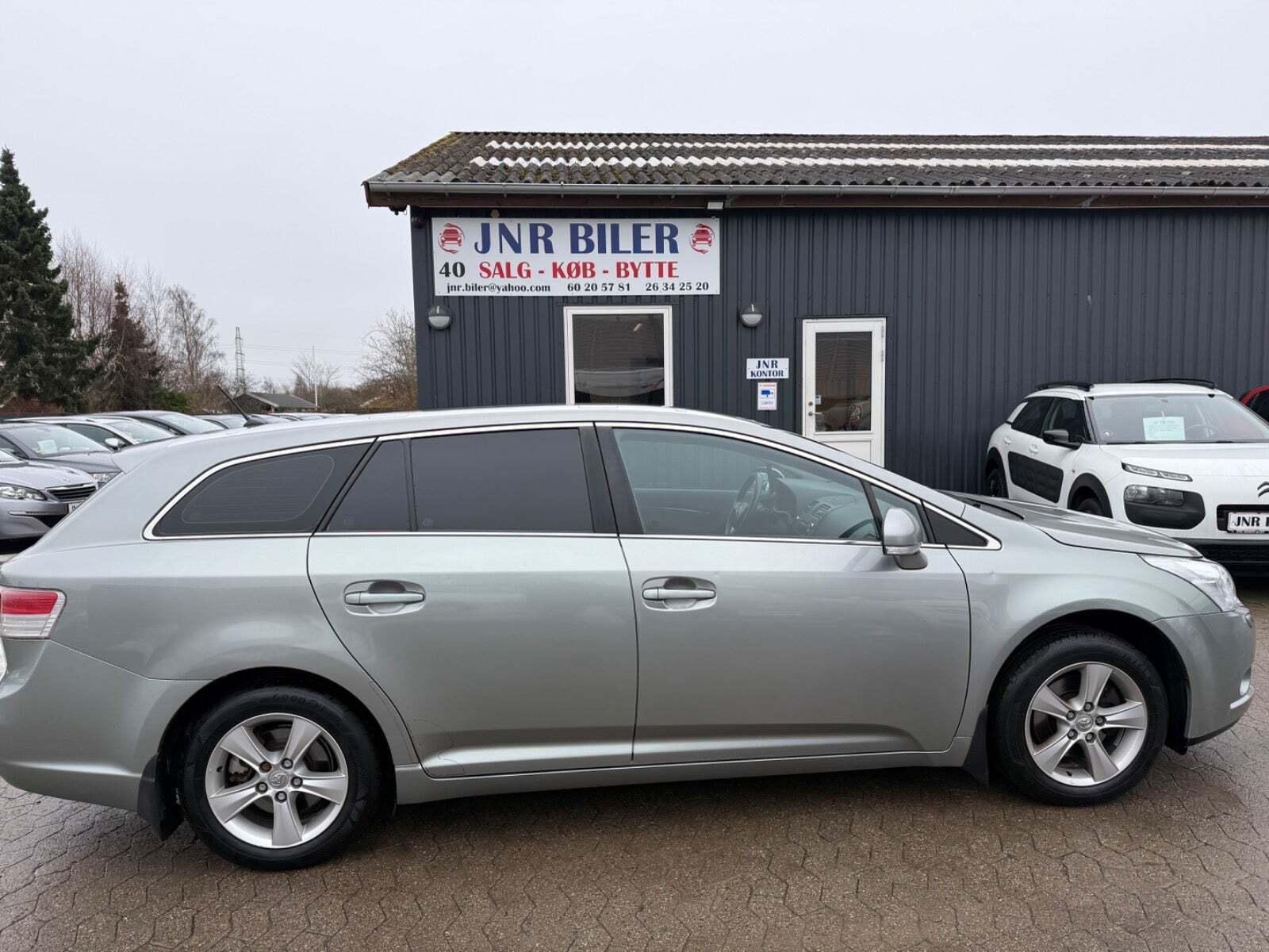undefined Toyota Avensis fra 2009