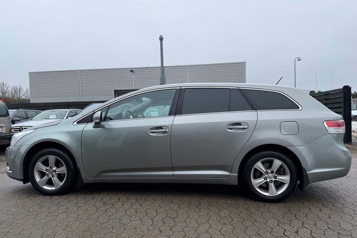 undefined Toyota Avensis fra 2009
