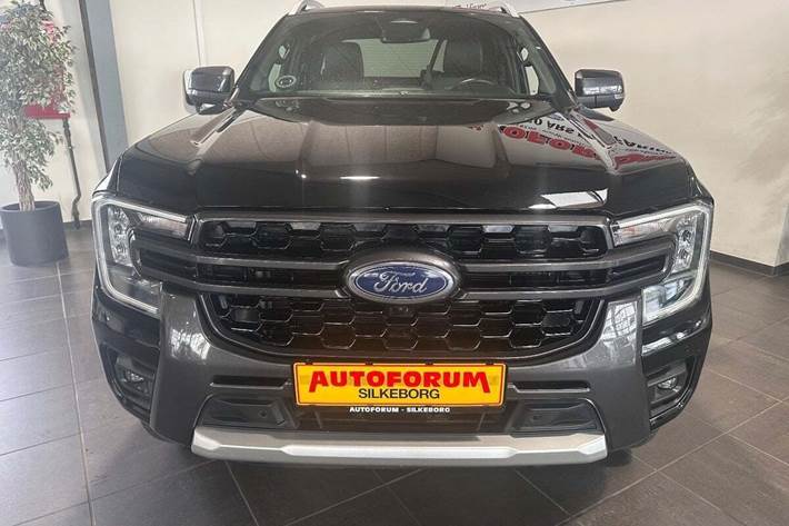 Sort Ford Ranger fra 2024