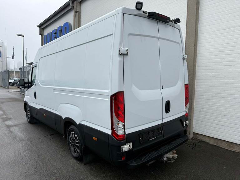 Iveco Daily 2,3 35S16 12m³ Van AG8