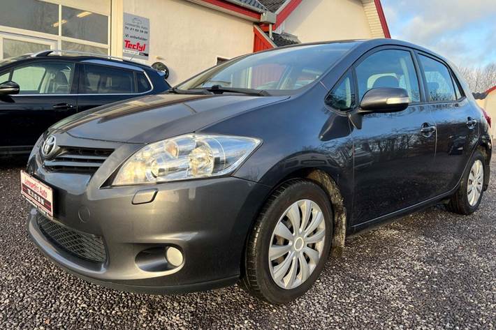 undefined Toyota Auris fra 2012 set udefra