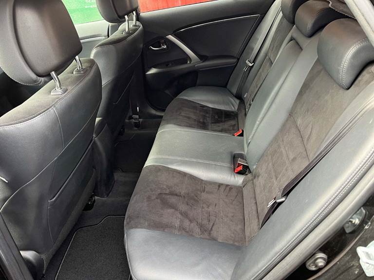 Toyota Avensis 1,8 VVT-i T2 Premium stc.