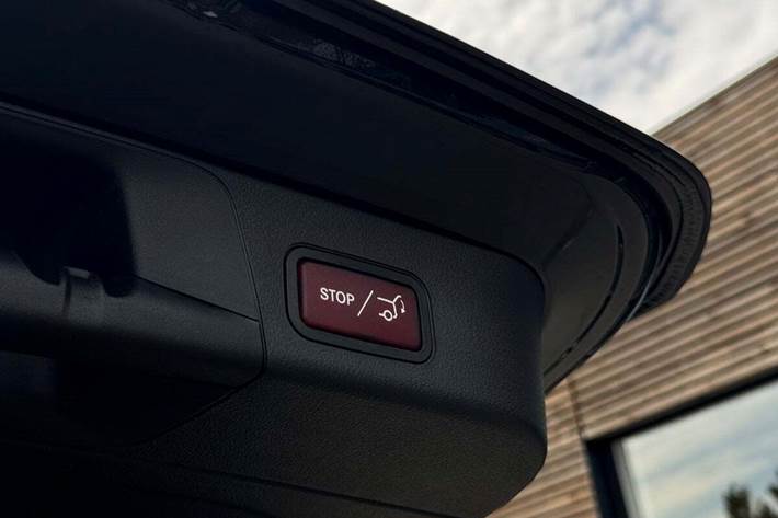 Sort Mercedes EQB250+ fra 2023