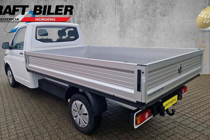 Hvid VW Transporter fra 2024