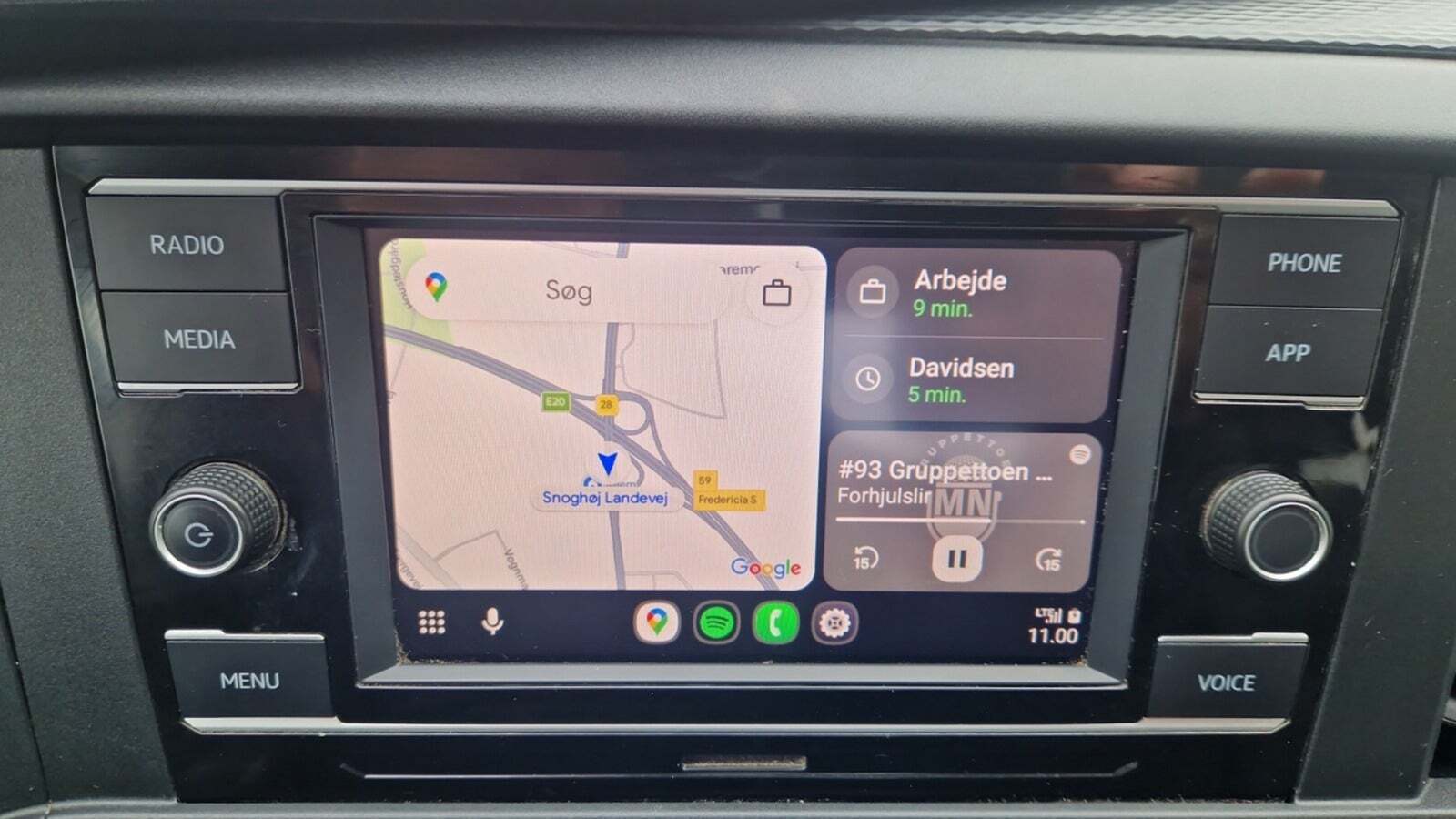 Hvid VW Transporter fra 2024