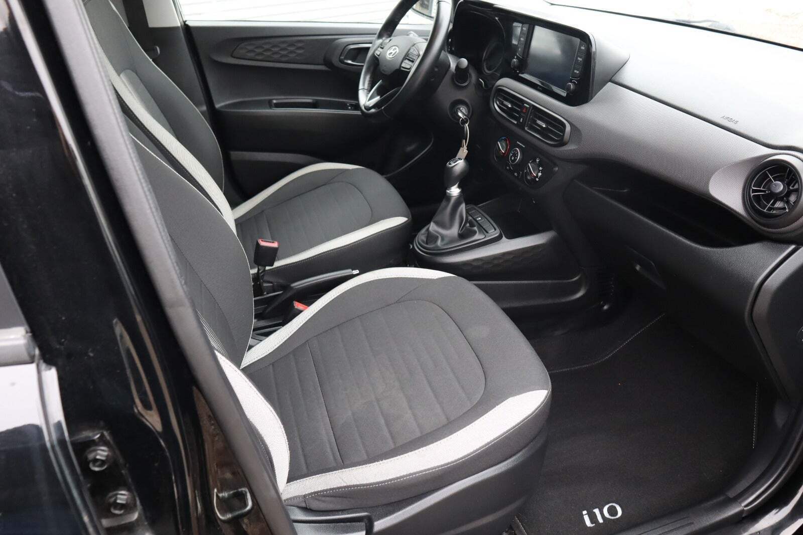 Sort Hyundai i10 fra 2021