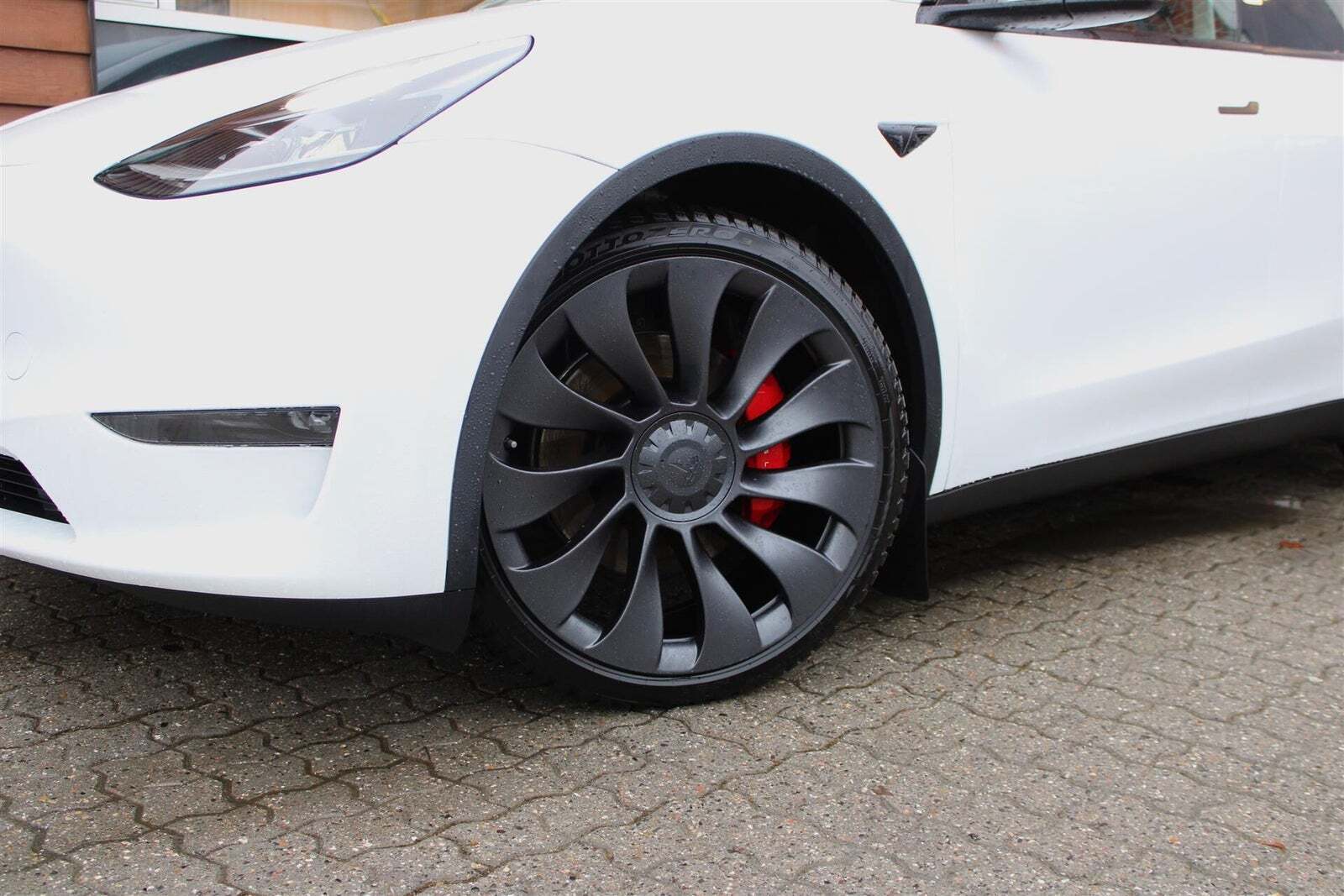 Tesla Model Y Performance AWD