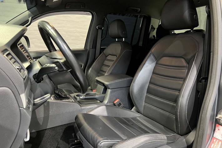 Grå VW Amarok fra 2019